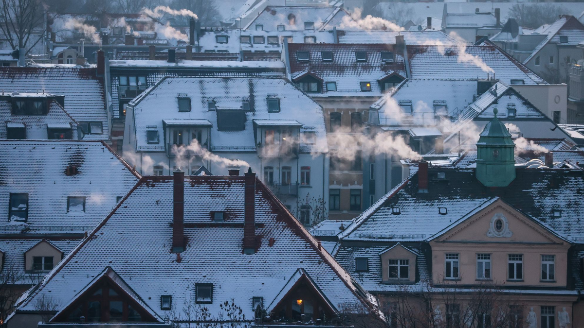 In der Rangfolge der vertrauenswürdigsten Vorsorgeformen bleibt das Eigenheim trotz des Rückgangs aber an erster Stelle. - Foto: Jan Woitas/dpa