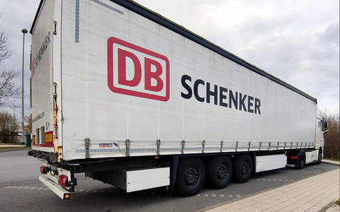 Lkw von DB Schenker (Archiv) - Foto: über dts Nachrichtenagentur