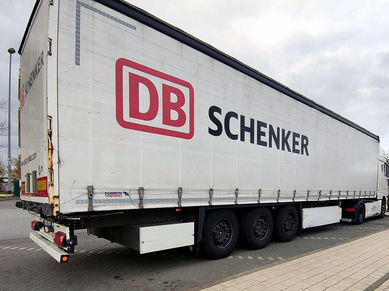 Lkw von DB Schenker (Archiv) - Foto: über dts Nachrichtenagentur