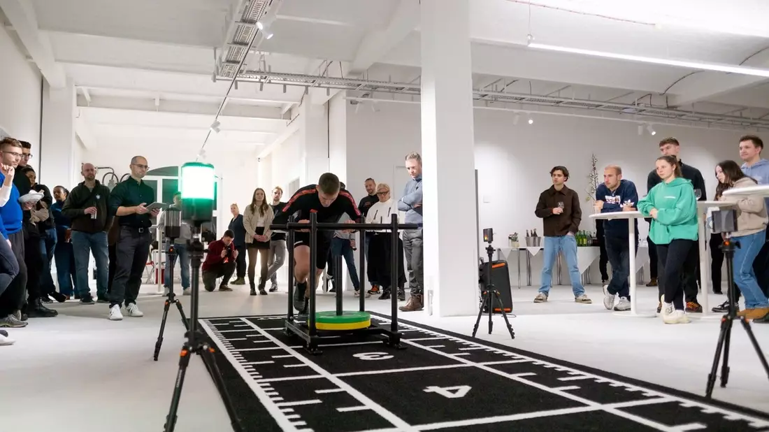 Bachelor Sportwissenschaft mit Schwerpunkten Trainer:in Fußball und Basketball am neuen Sportcampus der BSP gestartet - Bild: presseportal.de