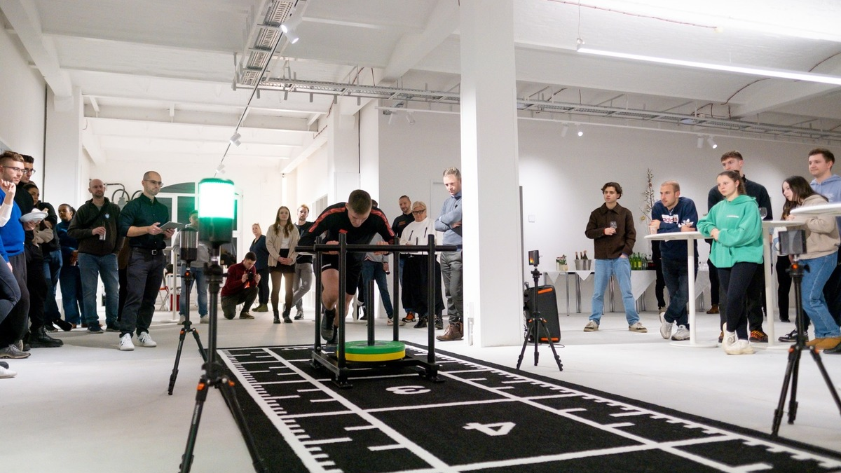 Bachelor Sportwissenschaft mit Schwerpunkten Trainer:in Fußball und Basketball am neuen Sportcampus der BSP gestartet - Foto: presseportal.de
