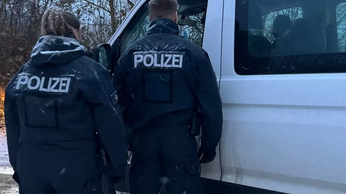 POL-CUX: Unangekündigte Kontrolle der Schülerbeförderung durch Polizei und Landkreis (Lichtbild in der Anlage) - Bild: presseportal.de
