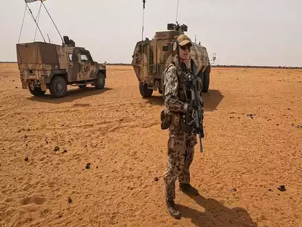 Einsatzbefehl Mali: NDR begleitete exklusiv norddeutsche Soldaten bei ihrem Einsatz - vierteilige Doku-Serie, Dokumentation mit u. a. Boris Pistorius, Podcast Streitkräfte und Strategien - Foto: presseportal.de
