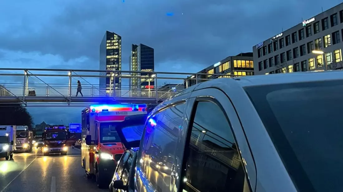 FW-M: Verkehrsunfall mit fünf beteiligten PKW (Freimann) - Bild: presseportal.de