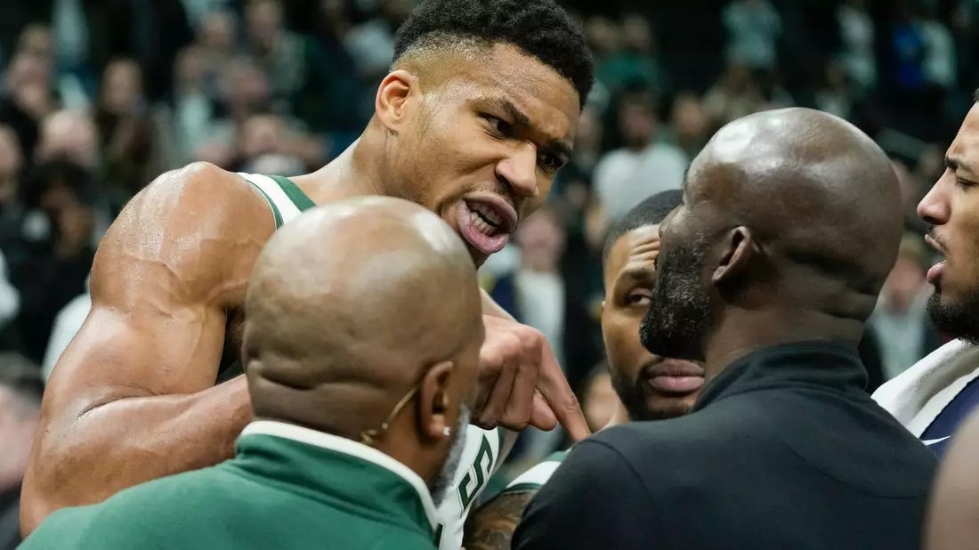 Stand beim Bucks-Sieg gegen die Indiana Pacers im Mittelpunkt: Giannis Antetokounmpo. - Bild: Morry Gash/AP/dpa