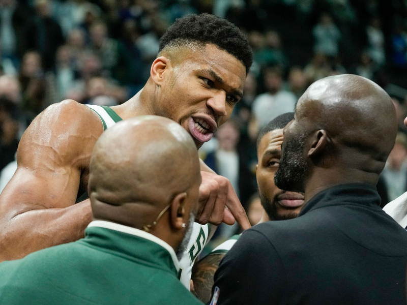 Stand beim Bucks-Sieg gegen die Indiana Pacers im Mittelpunkt: Giannis Antetokounmpo. - Foto: Morry Gash/AP/dpa