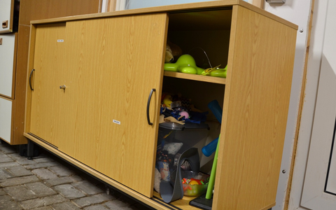 BPOL-CUX: Bundespolizei spendet Büromöbel an lokale Organisationen - Foto: presseportal.de