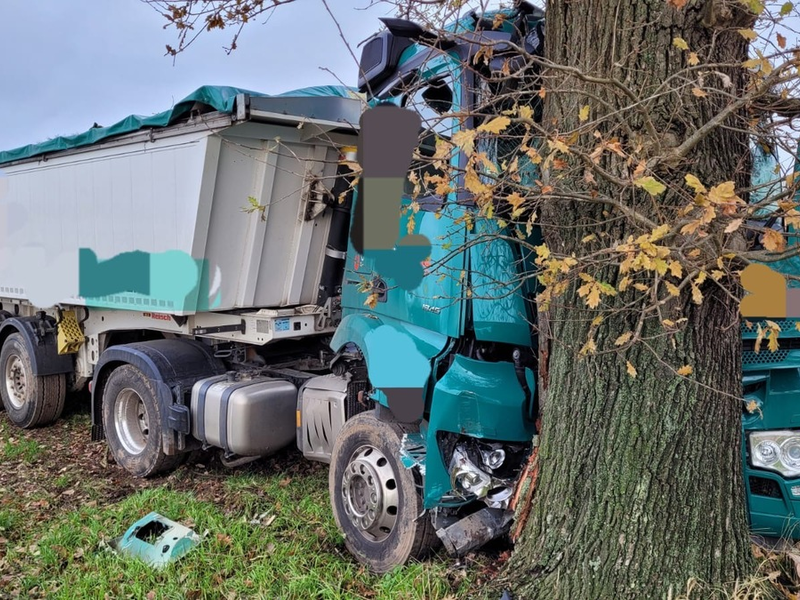 POL-NI: Stromausfall nach LKW Unfall - Foto: presseportal.de