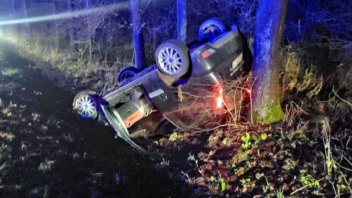 POL-CE: Spektakulärer Unfall endet glimpflich - Foto: presseportal.de