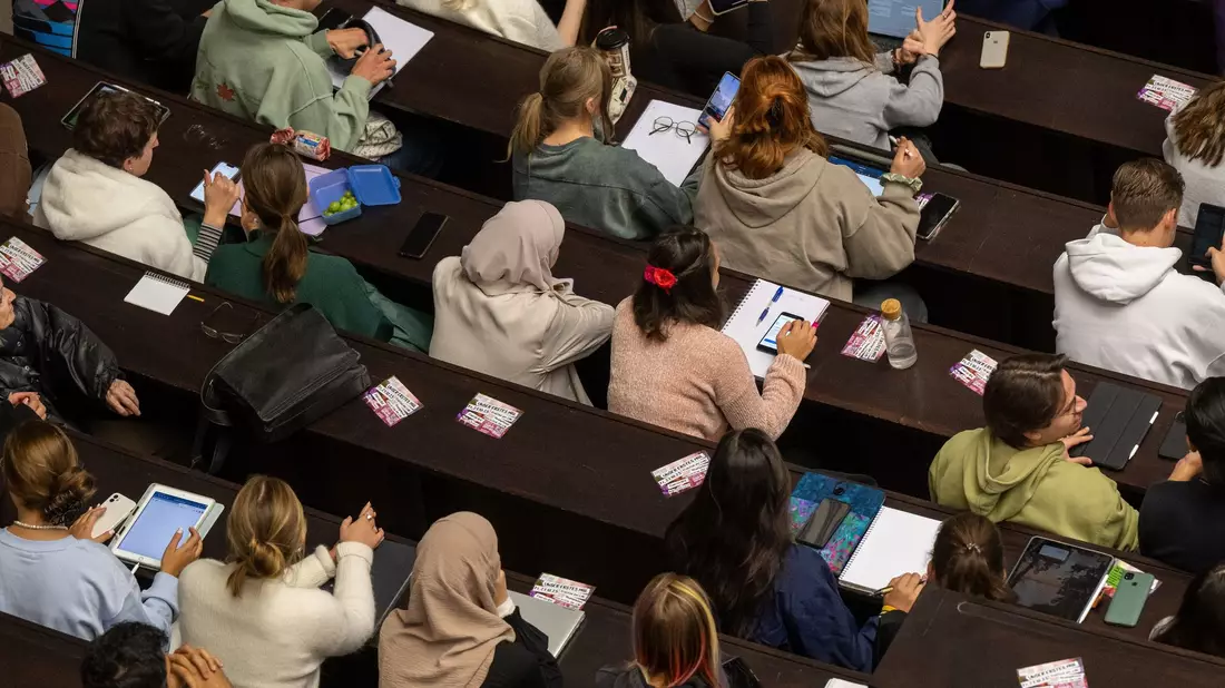Laut Statistischem Bundesamt geben Hochschulen mehr Geld für Forschung und Lehre aus. - Bild: Peter Kneffel/dpa