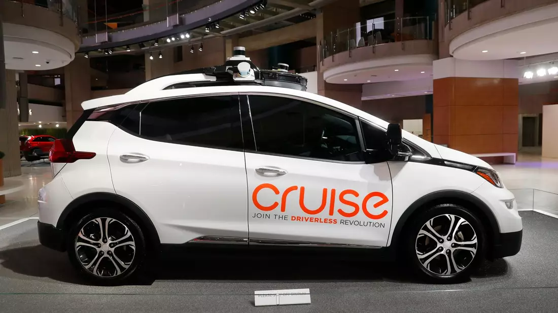 Ein selbstfahrendes Auto der General-Motors-Tochterfirma Cruise. - Bild: Paul Sancya/AP/dpa