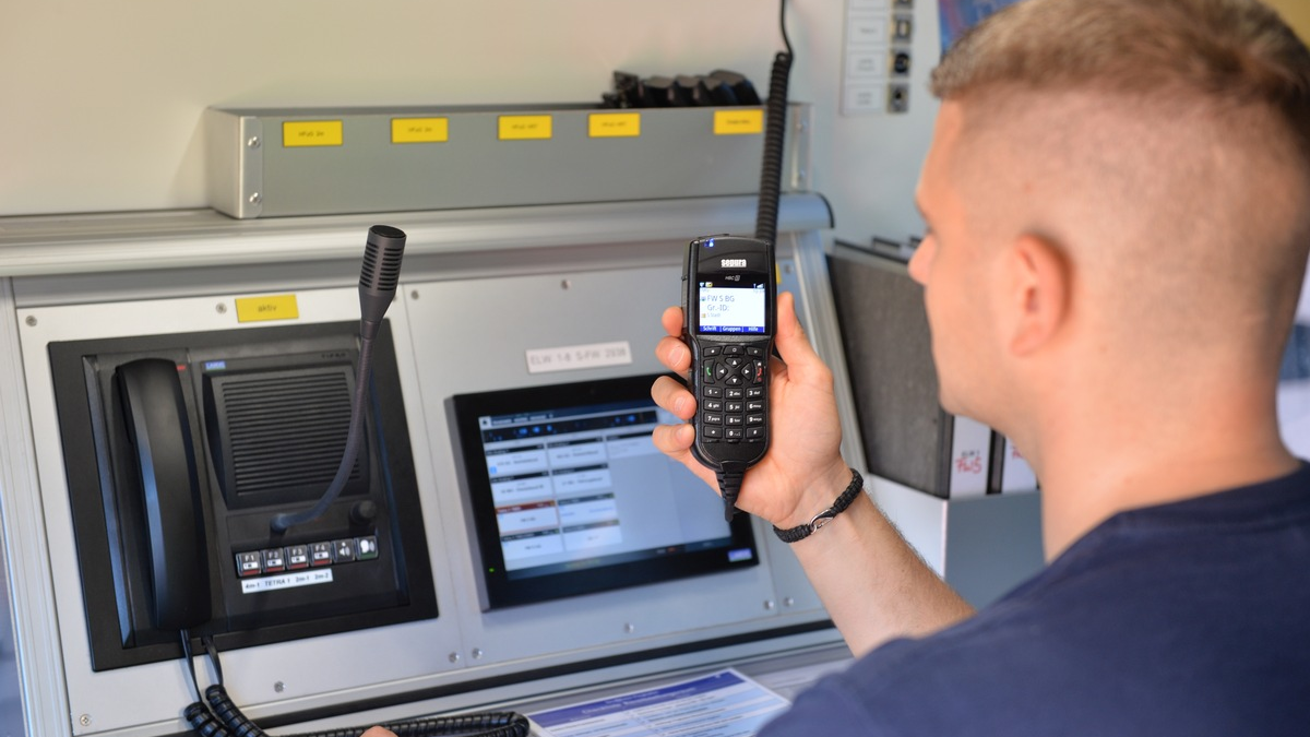 FW Stuttgart: Feuerwehr Stuttgart funkt ab sofort digital - Foto: presseportal.de