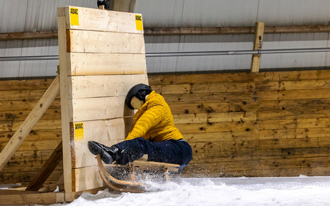 Sicher Rodeln: ADAC rät Schlittenfahrern zum Helm / Schutzhelme reduzieren schwere Kopfverletzungen drastisch / Helme sollten nach 5 Jahren ausgetauscht werden - Foto: presseportal.de