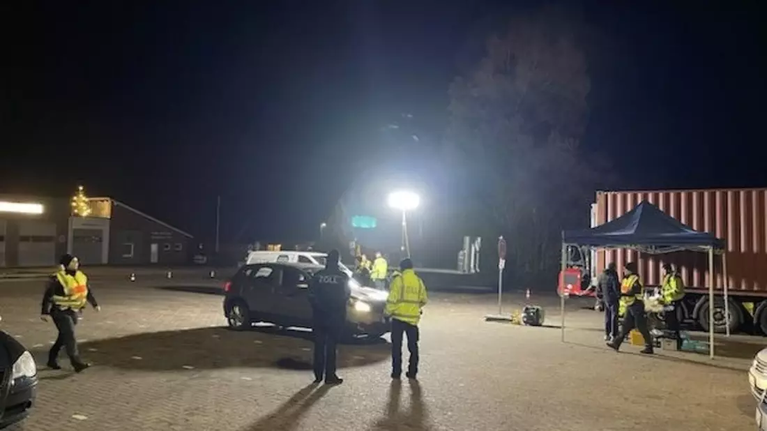POL-STD: Polizei und Zoll kontrollieren 130 Autofahrerinnen und Autofahrer in länderübergreifender Kontrollwoche - Bild: presseportal.de