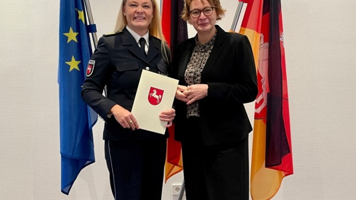 POL-GOE: Polizeipräsidentin in der Polizeidirektion Göttingen: Niedersachsens Innenministerin Daniela Behrens führt Tanja Wulff-Bruhn offiziell ins Amt ein - Foto: presseportal.de