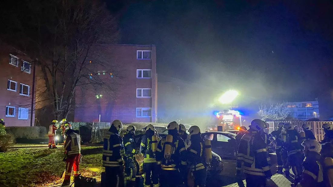 FW-SE: Feuer im Keller eines Mehrfamilienhauses in Kaltenkirchen - Bild: presseportal.de