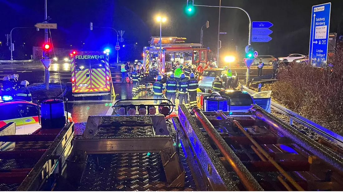 FW-M: Kleinwagenfahrer bei Verkehrsunfall verletzt (Ludwigsfeld) - Bild: presseportal.de