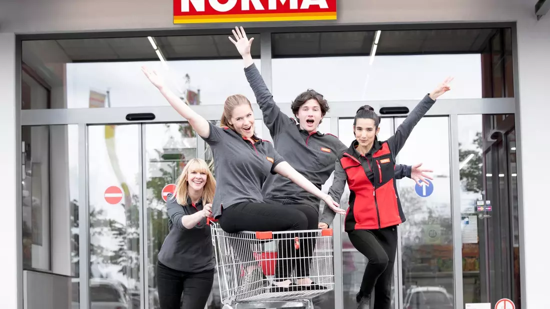 NORMA erhöht das Gehalt für Auszubildende und duale Studierende zum Start ins Jahr 2024 - ca. 30 % über Tarif / Top-Bezahlung für Top-Ausbildung - Bild: presseportal.de