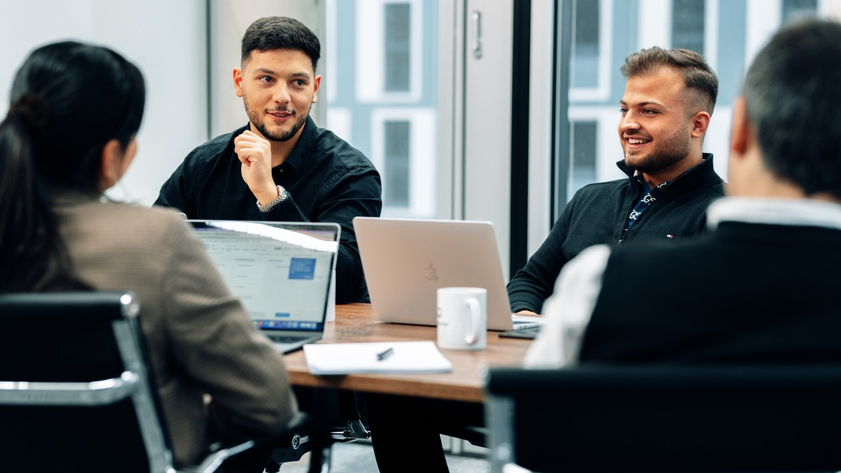 E-Commerce boomt: Wie Emre Girkin und Can Özkan 1,5 Millionen Euro Umsatz in 6 Monaten generierten - Foto: presseportal.de