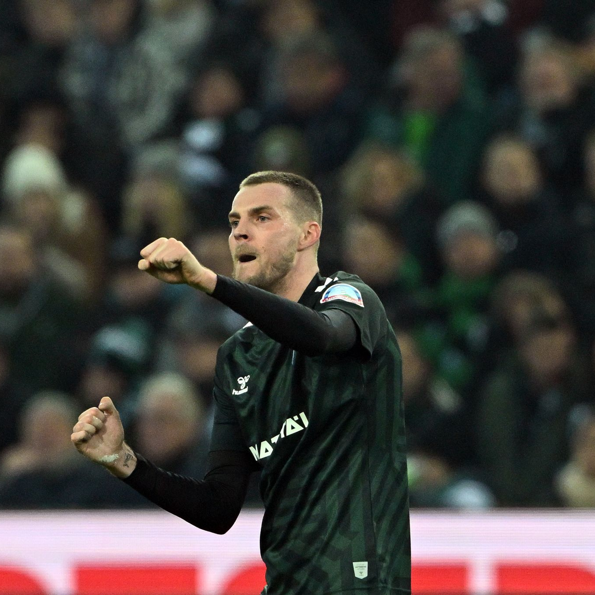 Honorat erzielt das 3:0 für Borussia Mönchengladbach. - Foto: Federico Gambarini/dpa