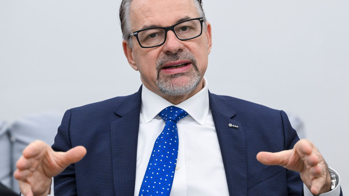 Josef Aschbacher ist Generaldirektor der Europäischen Weltraumorganisation. - Foto: Jens Kalaene/dpa