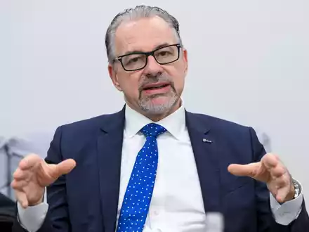 Josef Aschbacher ist Generaldirektor der Europäischen Weltraumorganisation. - Foto: Jens Kalaene/dpa