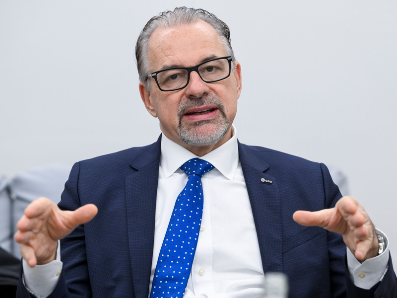 Josef Aschbacher ist Generaldirektor der Europäischen Weltraumorganisation. - Foto: Jens Kalaene/dpa