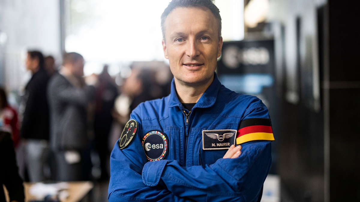 Matthias Maurer würde gerne zum Mond fliegen. - Foto: Christoph Reichwein/dpa