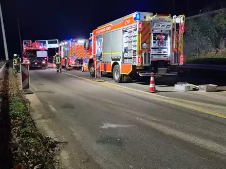 FW-BN: Asphaltfräse bricht in Versorgungsschacht ein. - Foto: presseportal.de