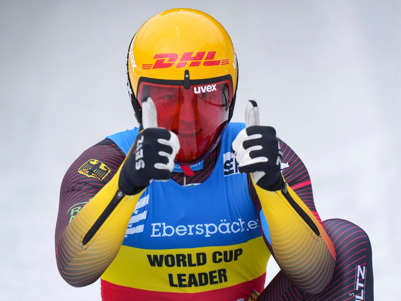 Max Langenhan jubelt nach seinem Sieg. - Foto: Darryl Dyck/The Canadian Press via AP/dpa