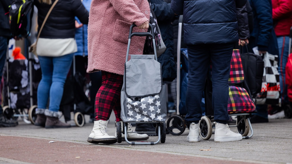 Menschen mit Migrationshintergrund haben laut einer Studie ein deutlich erhöhtes Armutsrisiko. - Foto: Rolf Vennenbernd/dpa