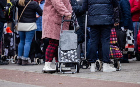 Menschen mit Migrationshintergrund haben laut einer Studie ein deutlich erhöhtes Armutsrisiko. - Foto: Rolf Vennenbernd/dpa