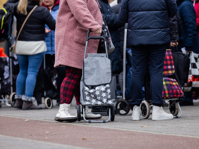 Menschen mit Migrationshintergrund haben laut einer Studie ein deutlich erhöhtes Armutsrisiko. - Foto: Rolf Vennenbernd/dpa