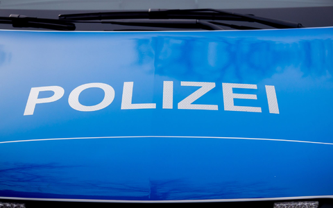 Die Polizei in NRW konnte einen flüchtenden LKW-Fahrer erst mit einer  Nagelkette stoppen (Symbolbild). - Foto: Christoph Soeder/dpa/Symbolbild
