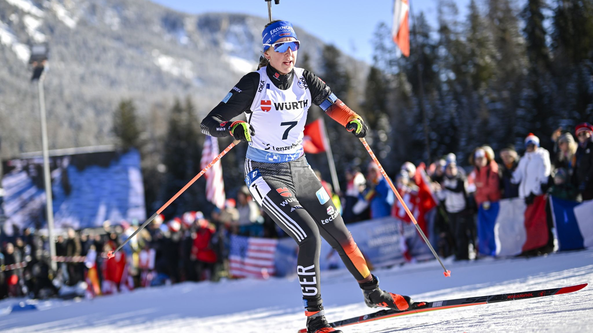 Biathletin Franziska Preuß lief in Lenzerheide als Siebte ins Ziel. - Foto: Gian Ehrenzeller/KEYSTONE/dpa
