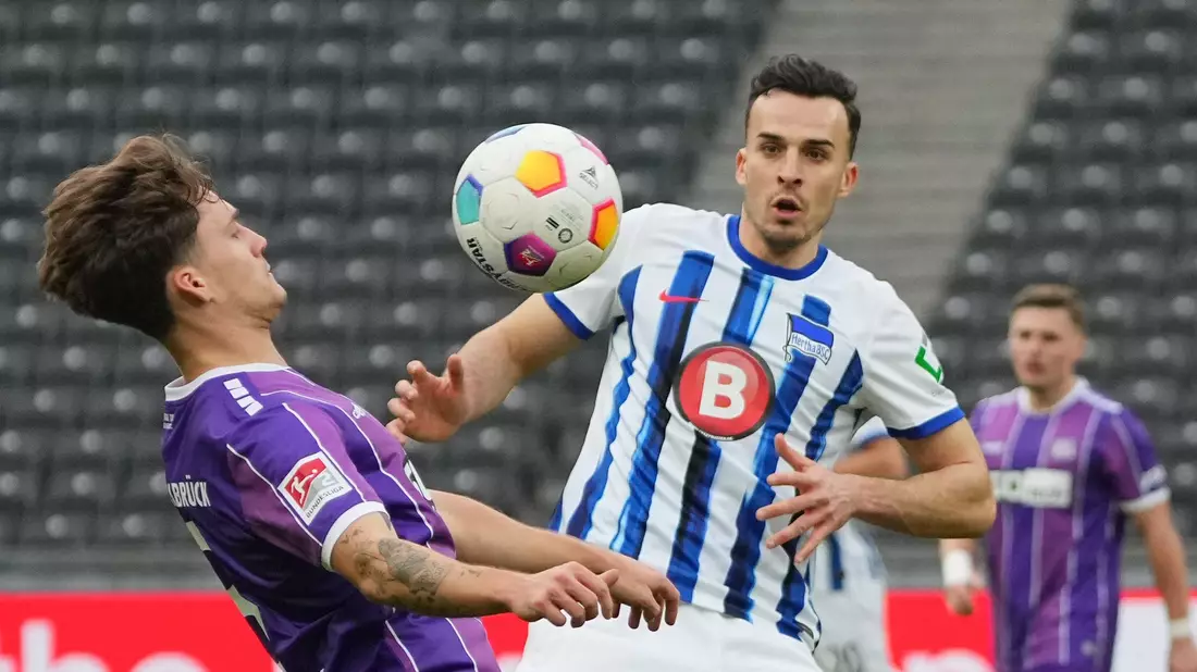 Hertha BSC um Topstürmer Haris Tabakovic (M.) blieb offensiv gegen Osnabrück zu harmlos. - Bild: Soeren Stache/dpa