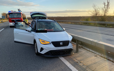 POL-PDLD: A65 - Unfall durch geplatzten Reifen - Foto: presseportal.de