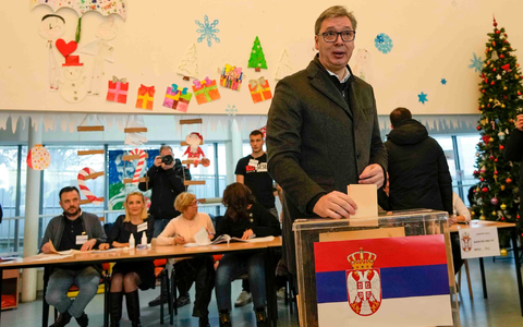 Der serbische Präsident Aleksandar Vucic gilt als Favorit. - Foto: Darko Vojinovic/AP