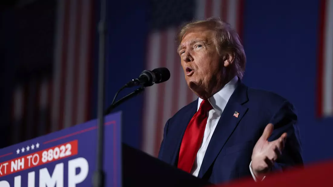 Ex-US-Präsident Donald Trump liegt in allen Umfragen der Republikaner klar vorne. - Bild: Reba Saldanha/FR170646 AP/AP