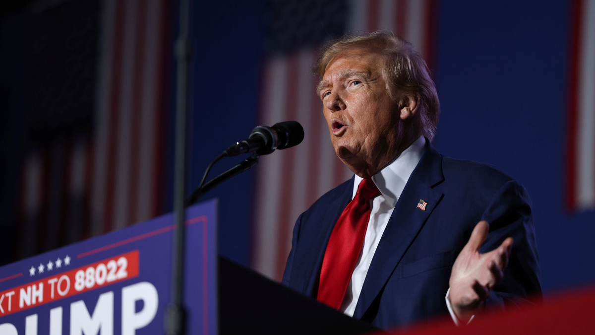 Ex-US-Präsident Donald Trump liegt in allen Umfragen der Republikaner klar vorne. - Foto: Reba Saldanha/FR170646 AP/AP