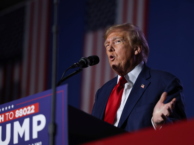 Ex-US-Präsident Donald Trump liegt in allen Umfragen der Republikaner klar vorne. - Foto: Reba Saldanha/FR170646 AP/AP