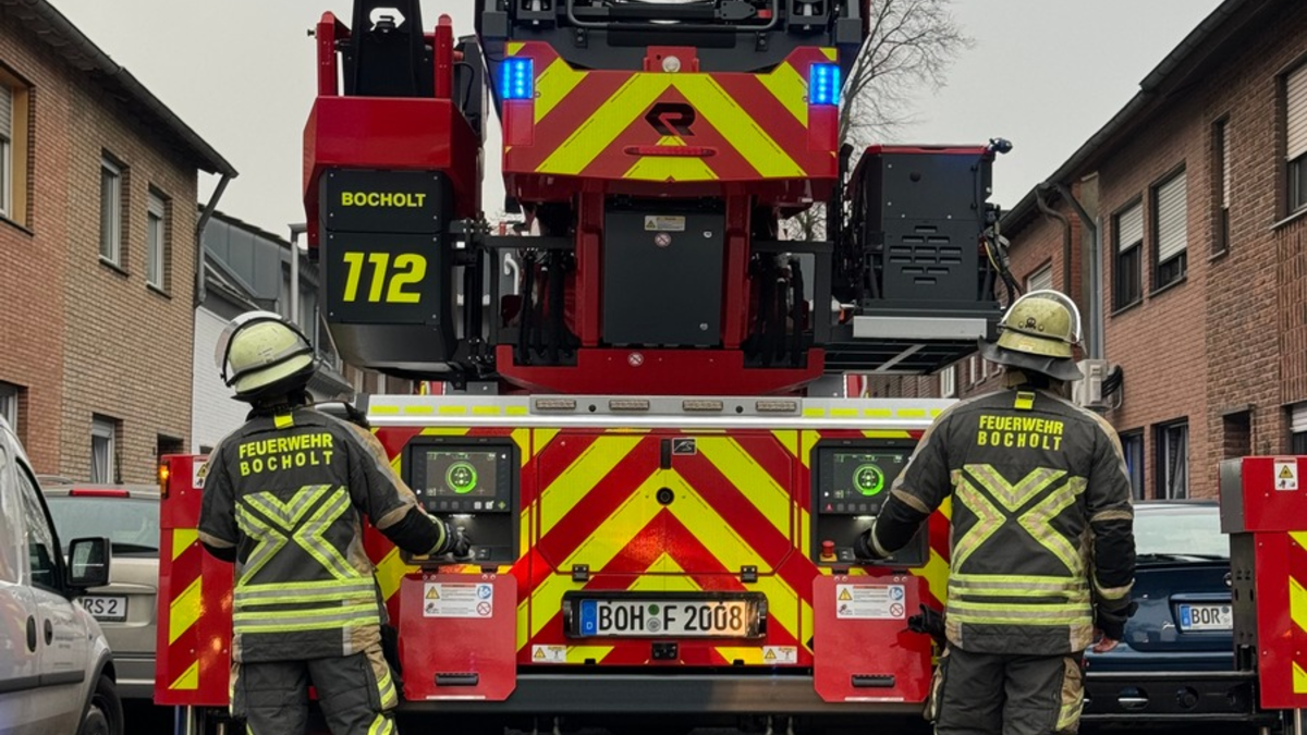 FW Bocholt: Vermeintlicher Dachstuhlbrand entpuppt sich als Fehlalarm - Foto: presseportal.de