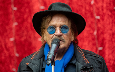 Frank Zander im letzten Jahr bei einer  Weihnachtsaktion für Obdachlose und Bedürftige in Berlin. - Foto: Christophe Gateau/dpa