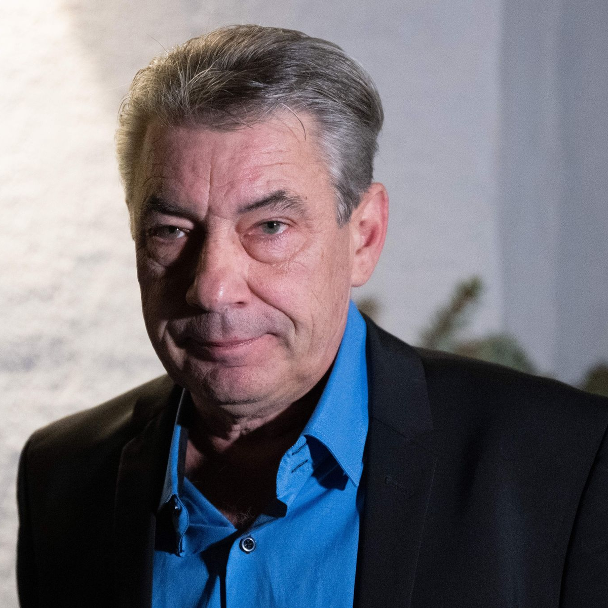 Der von der AfD aufgestellte Kandidat Tim Lochner hat die Oberbürgermeisterwahl in Pirna gewonnen. - Foto: Sebastian Kahnert/dpa