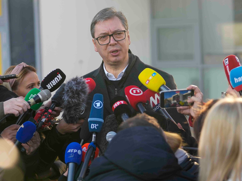 Die Partei von Präsident Aleksandar Vucic hat nach Angaben von Wahlforschern die Parlamentswahl in Serbien gewonnen. - Foto: Darko Vojinovic/AP