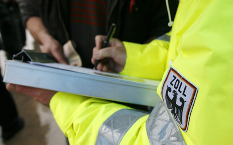 HZA-P: Zoll führte Ermittlungen wegen Nichtzahlung des Mindestlohnes / Gericht verurteilt Bauunternehmer zu 2.000 Euro Geldstrafe - Foto: presseportal.de