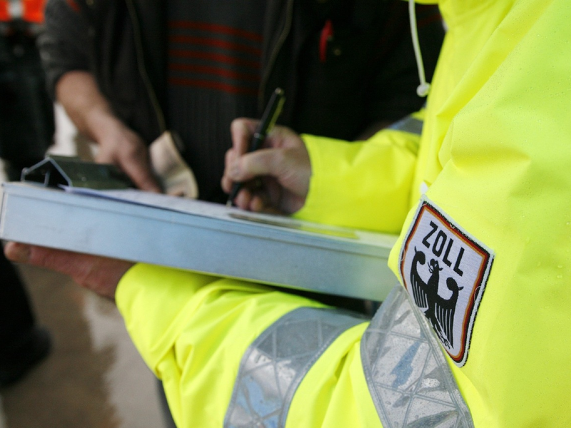 HZA-P: Zoll führte Ermittlungen wegen Nichtzahlung des Mindestlohnes / Gericht verurteilt Bauunternehmer zu 2.000 Euro Geldstrafe - Foto: presseportal.de