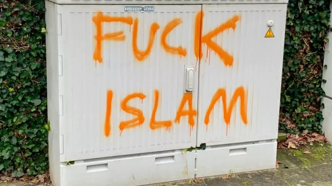 POL-EL: Nordhorn - Sachbeschädigungen durch islamfeindliche Farbschmierereien - Bild: presseportal.de