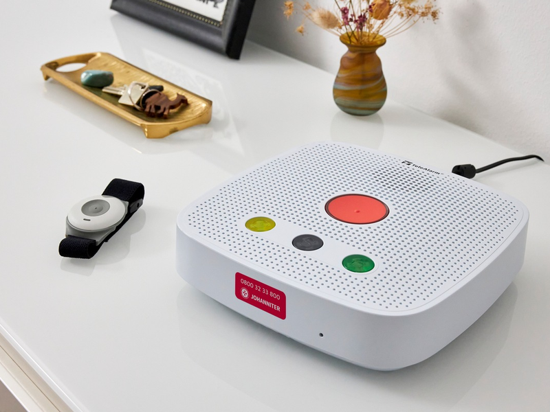 Meilenstein für verantwortungsvolles und nachhaltiges Handeln / Johanniter vereinbaren mit TeleAlarm Recycling von Hausnotrufgeräten - Foto: presseportal.de