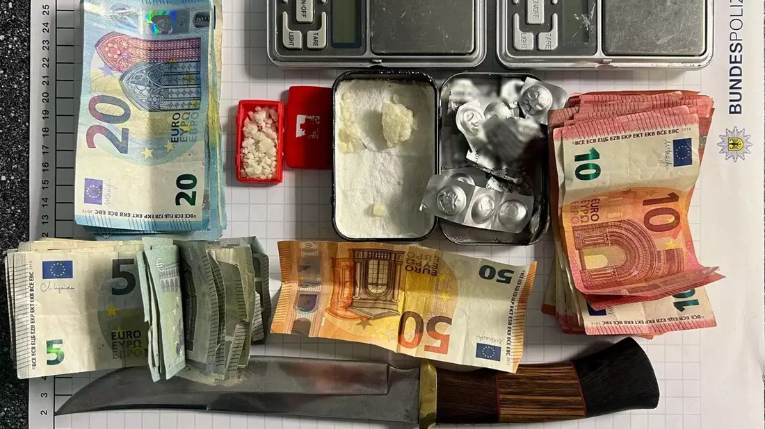 BPOL NRW: Bundespolizei stellt mutmaßlichen Drogendealer - Bild: presseportal.de